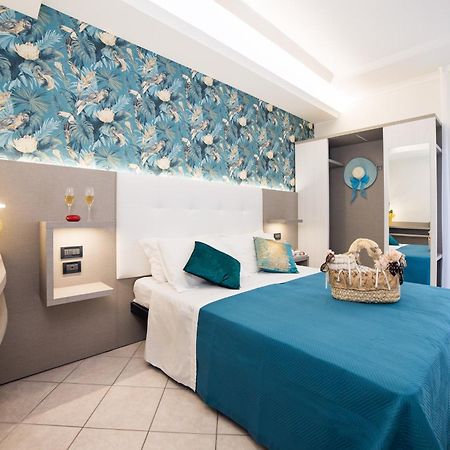 Viva Beach Hotel Rimini Bagian luar foto