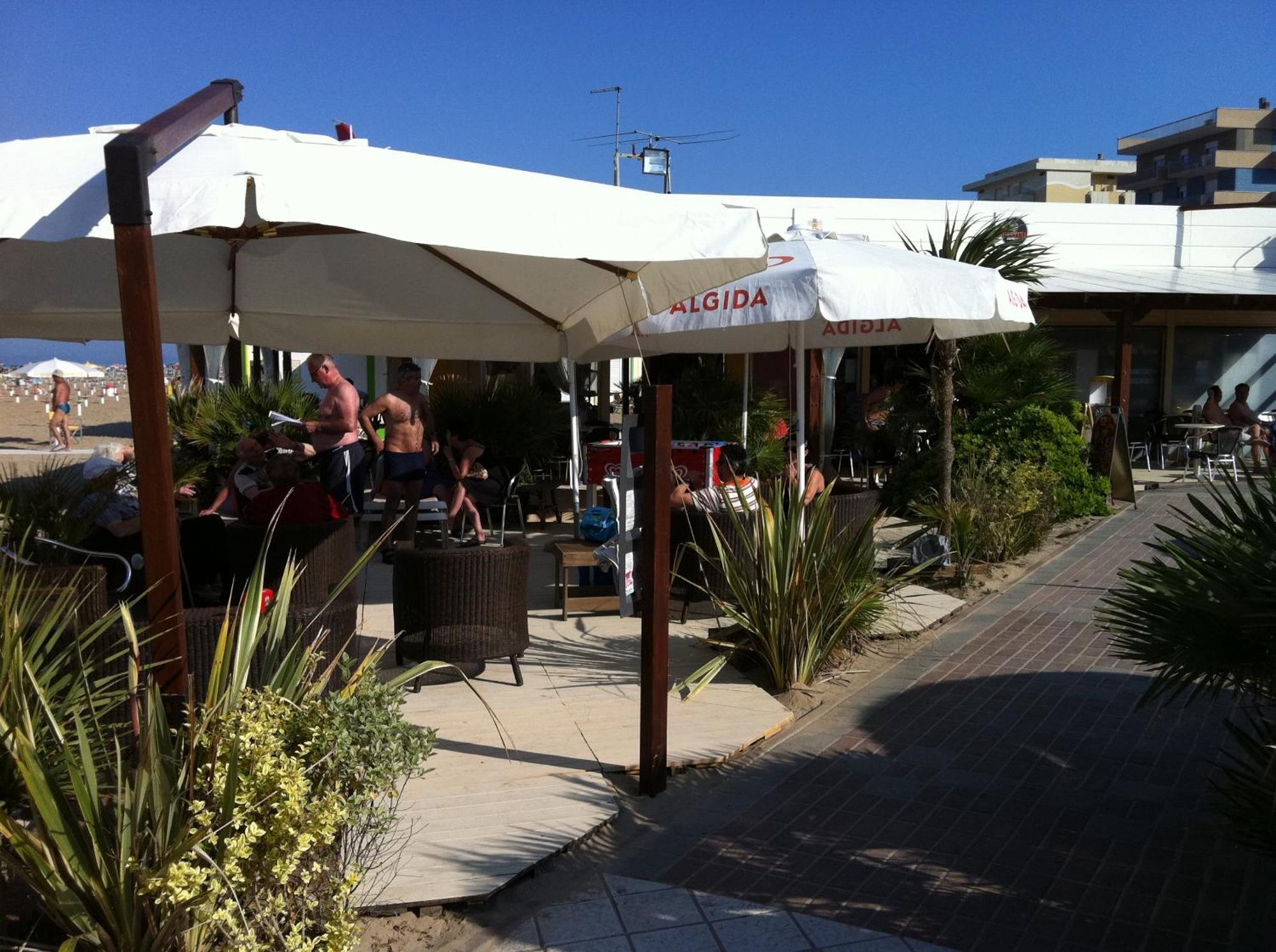 Viva Beach Hotel Rimini Bagian luar foto