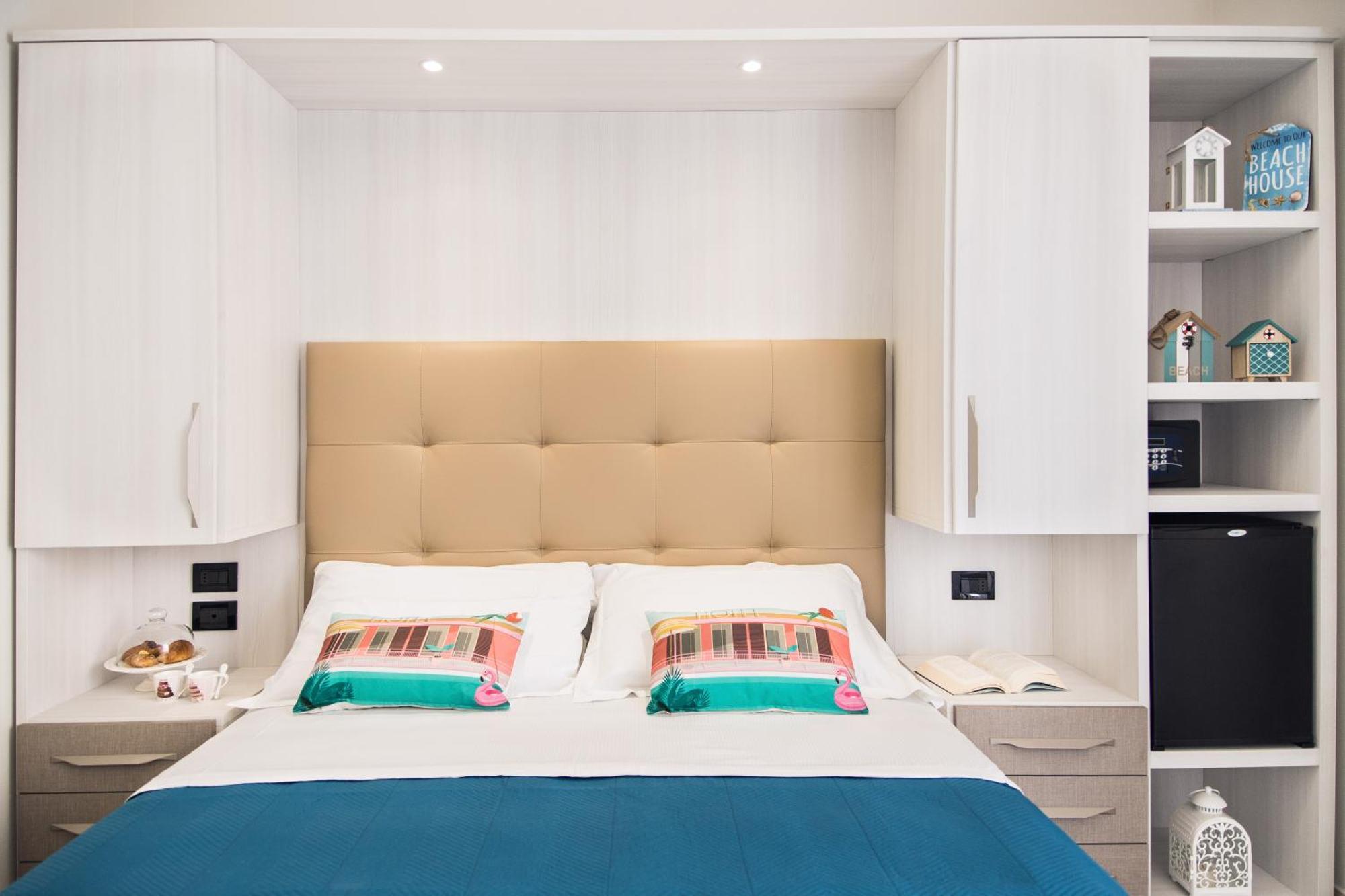 Viva Beach Hotel Rimini Bagian luar foto
