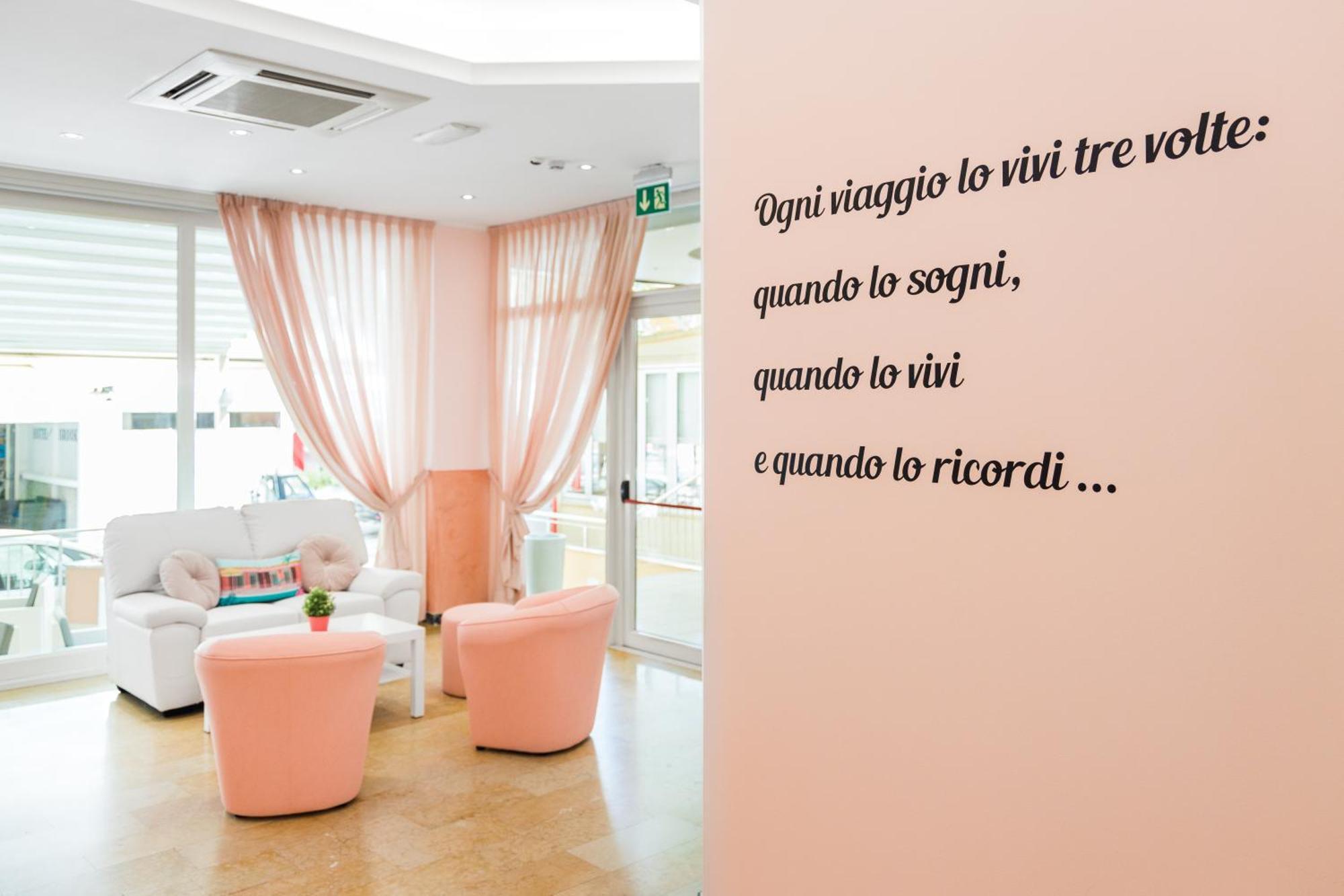 Viva Beach Hotel Rimini Bagian luar foto