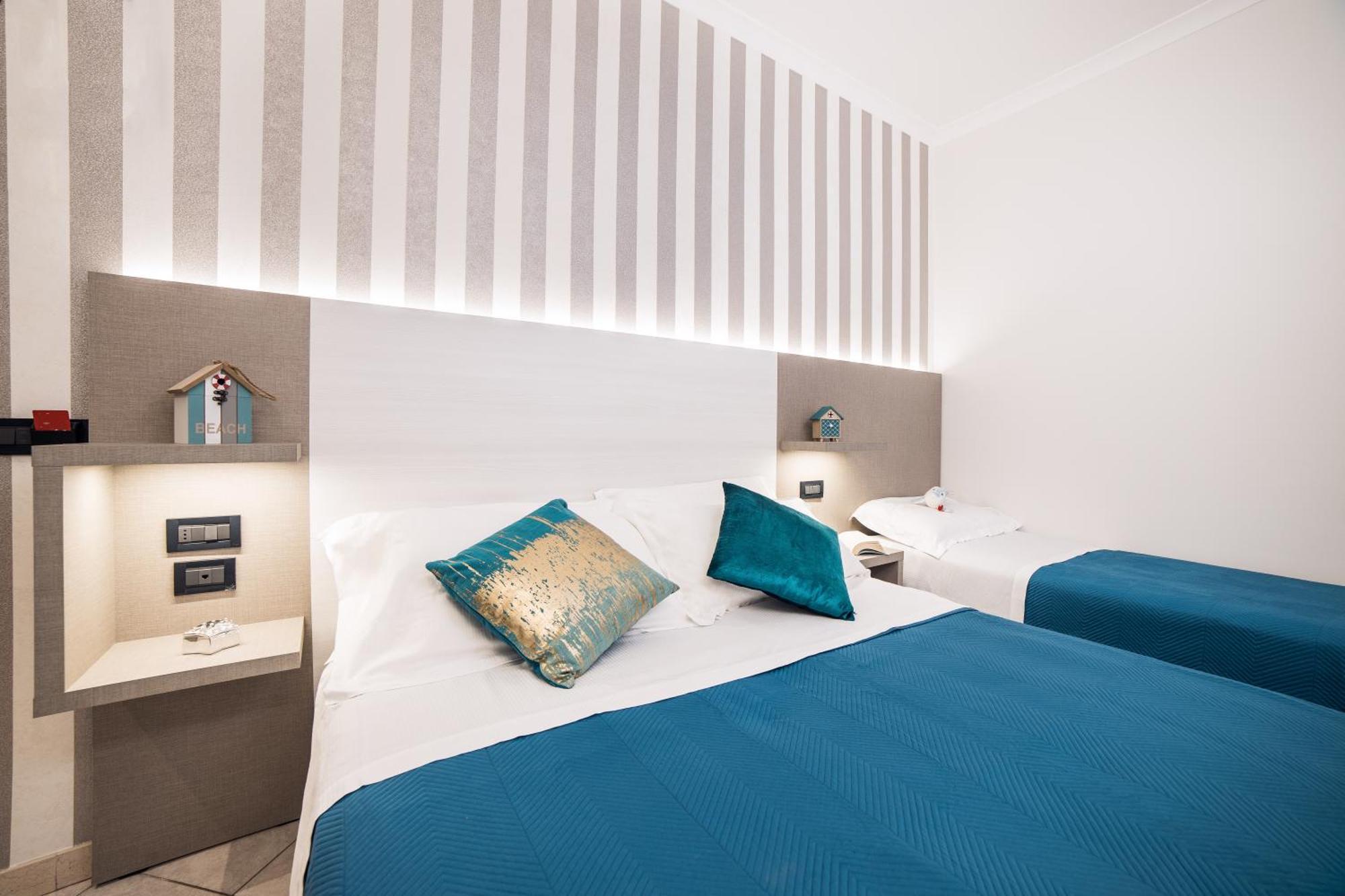 Viva Beach Hotel Rimini Bagian luar foto