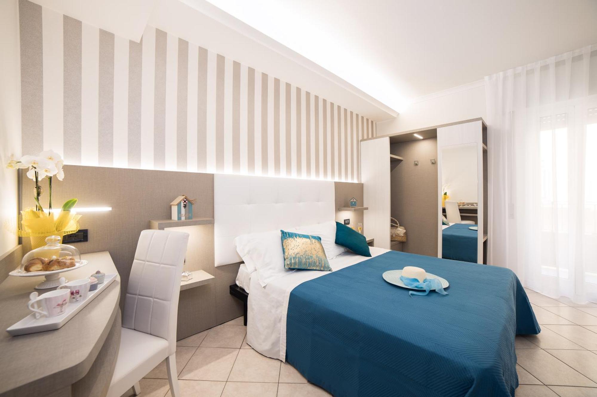 Viva Beach Hotel Rimini Bagian luar foto