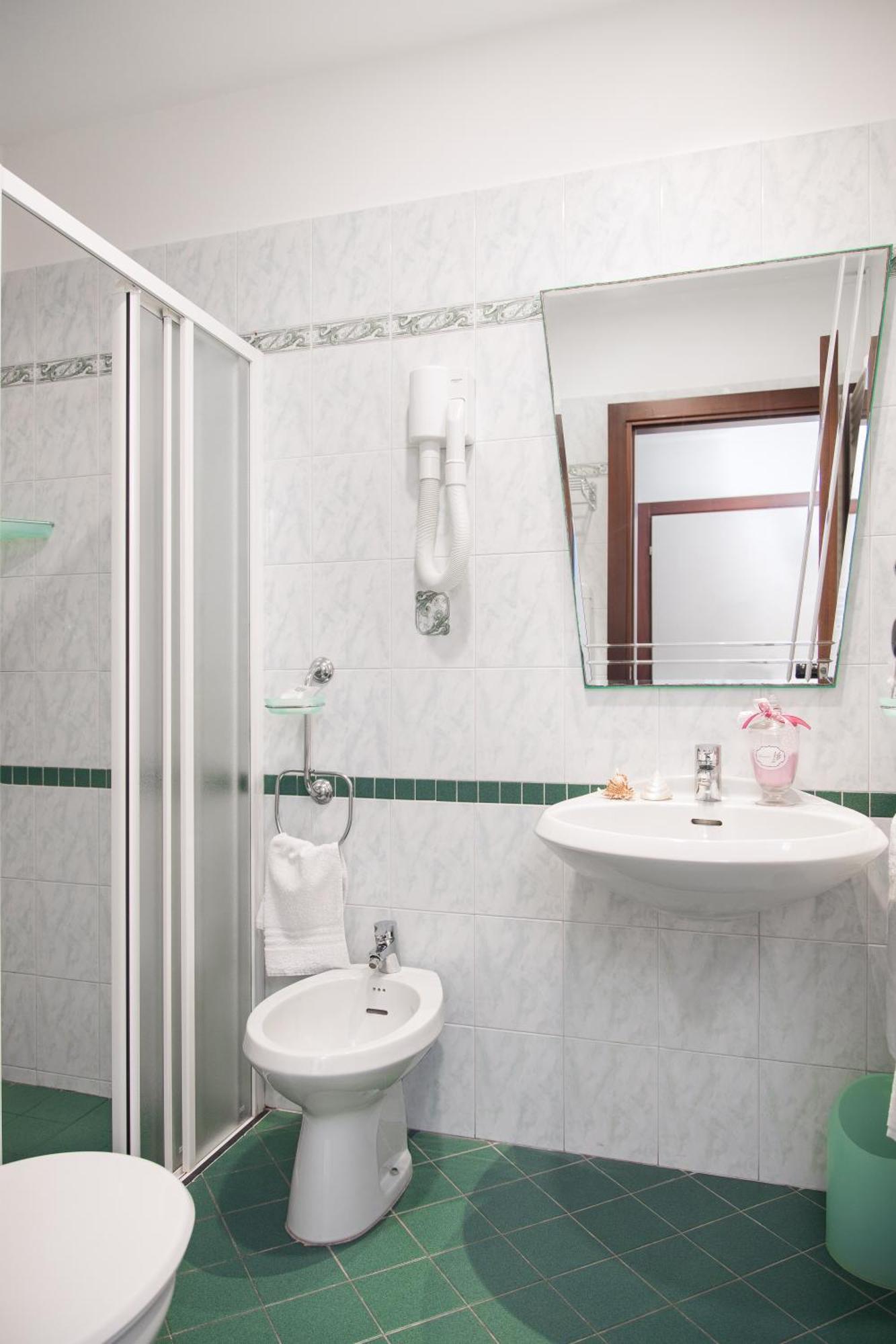 Viva Beach Hotel Rimini Bagian luar foto