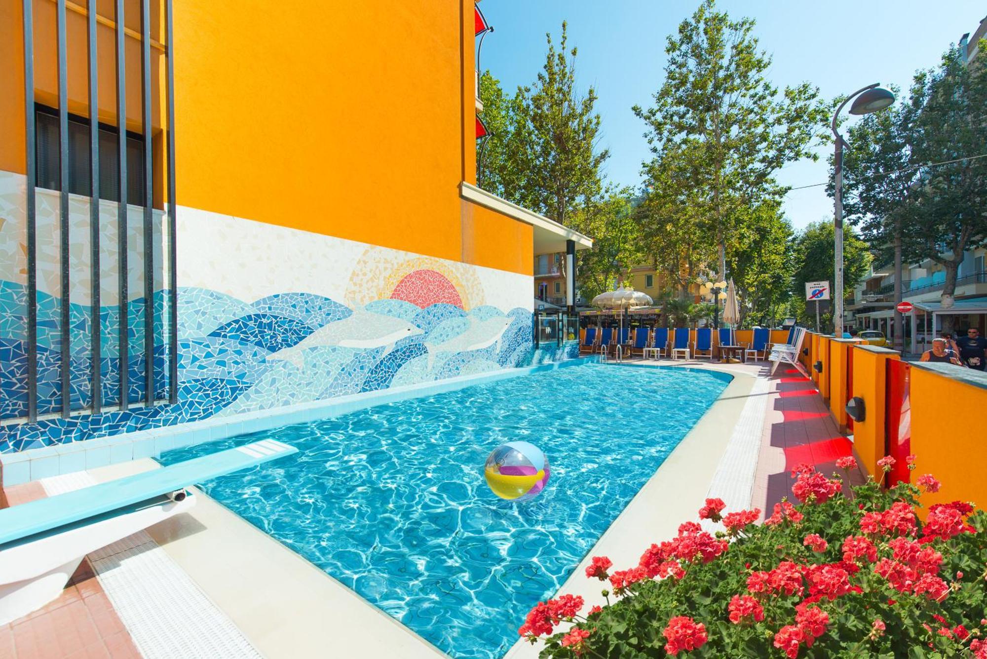 Viva Beach Hotel Rimini Bagian luar foto